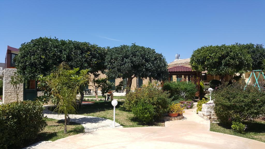 Alla Corte Di Nonna Maria Villa Pozzallo Exterior photo